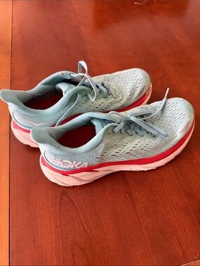 Hoka Women’s One One, 8B.